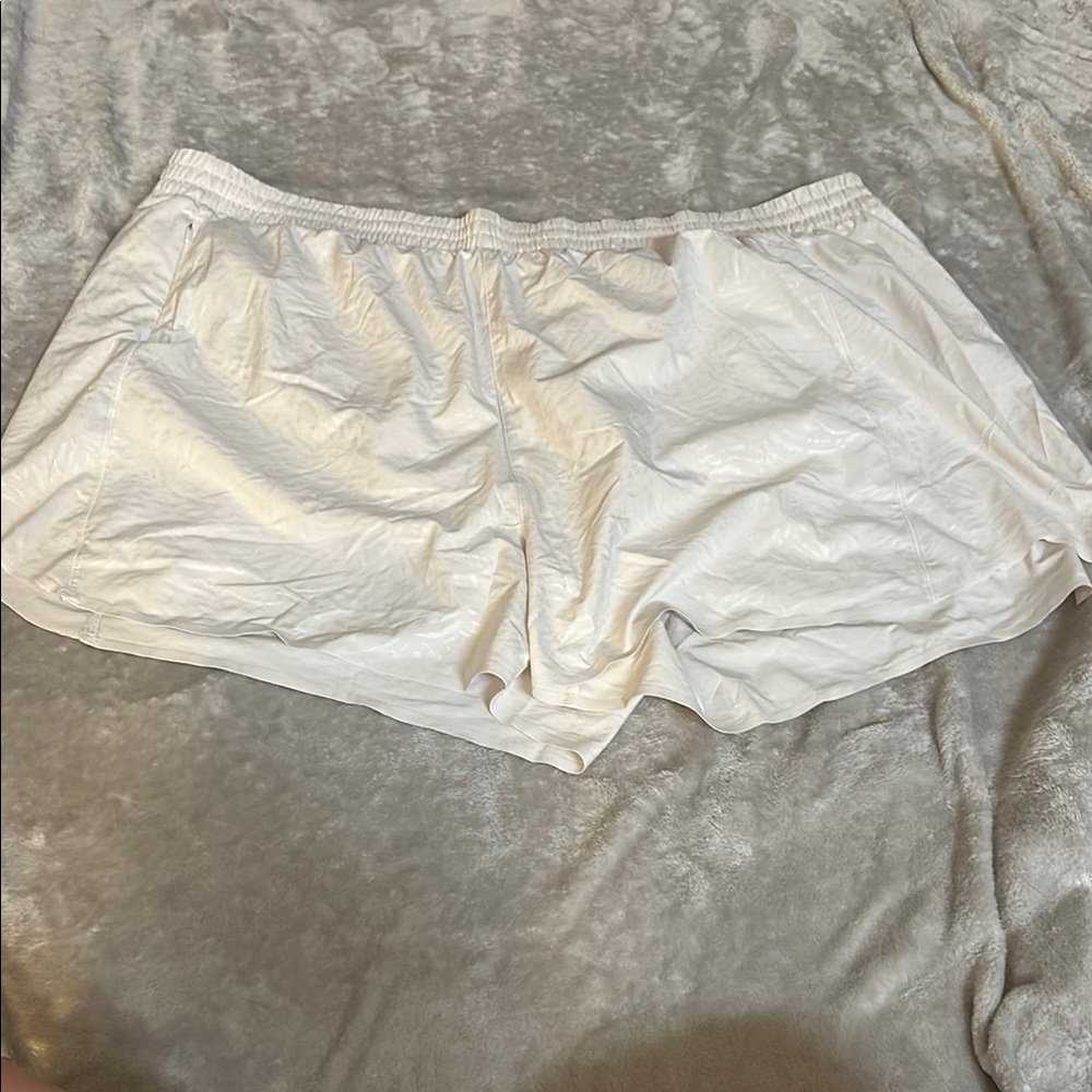 Athleta printed hustle shorts